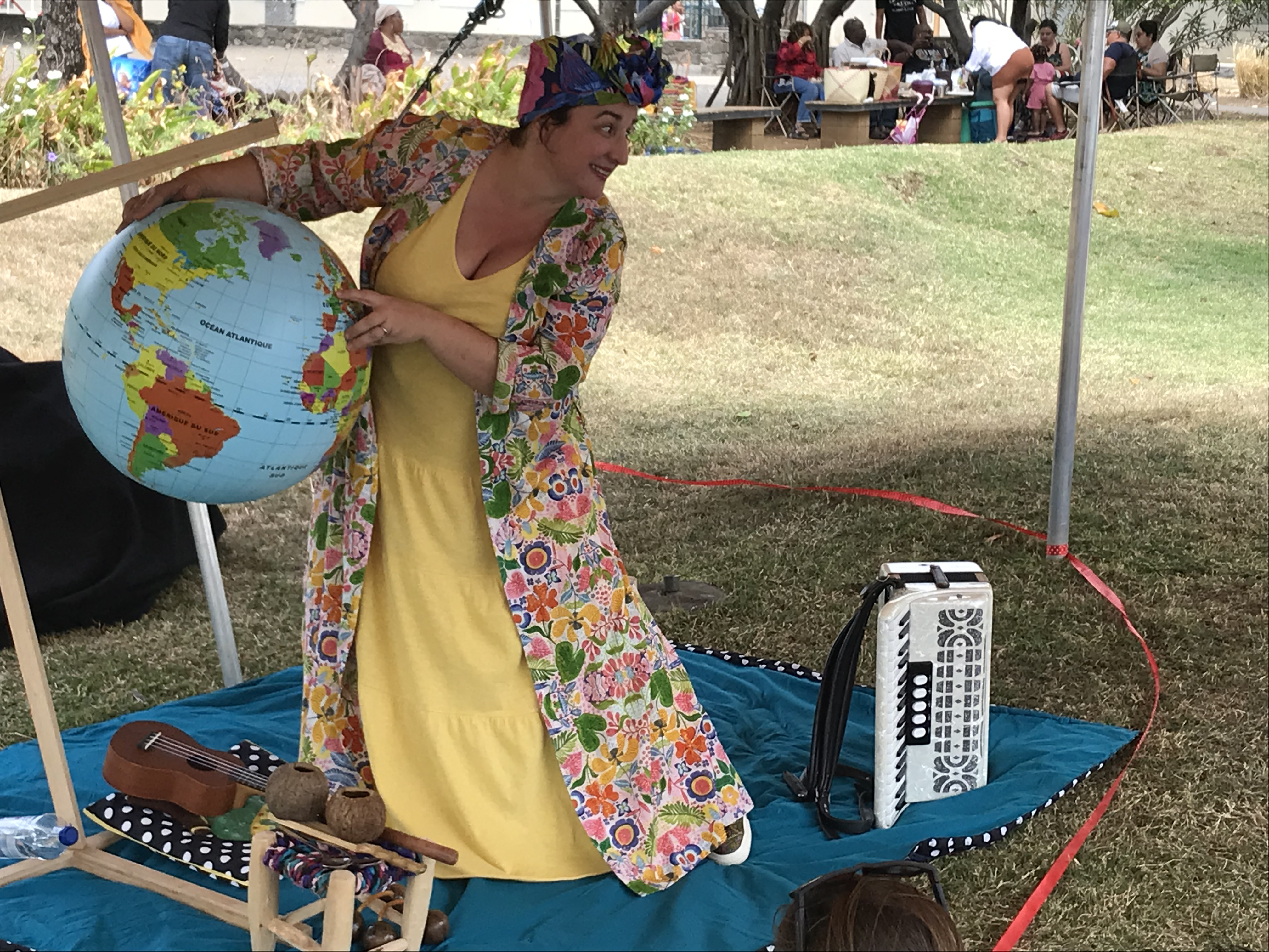 Spectacle Comptines et chansons du monde Très jeune public Muzikaniki Spectacle Comptines et chansons du monde Très jeune public Muzikaniki